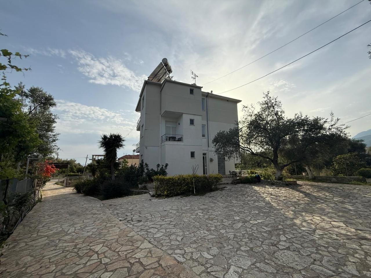 Hotel Stolis Himarë Exteriér fotografie